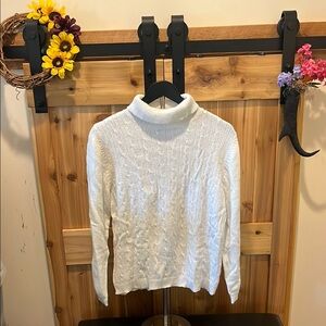 Baxter & Wells White Shimmer Turtleneck Sweater